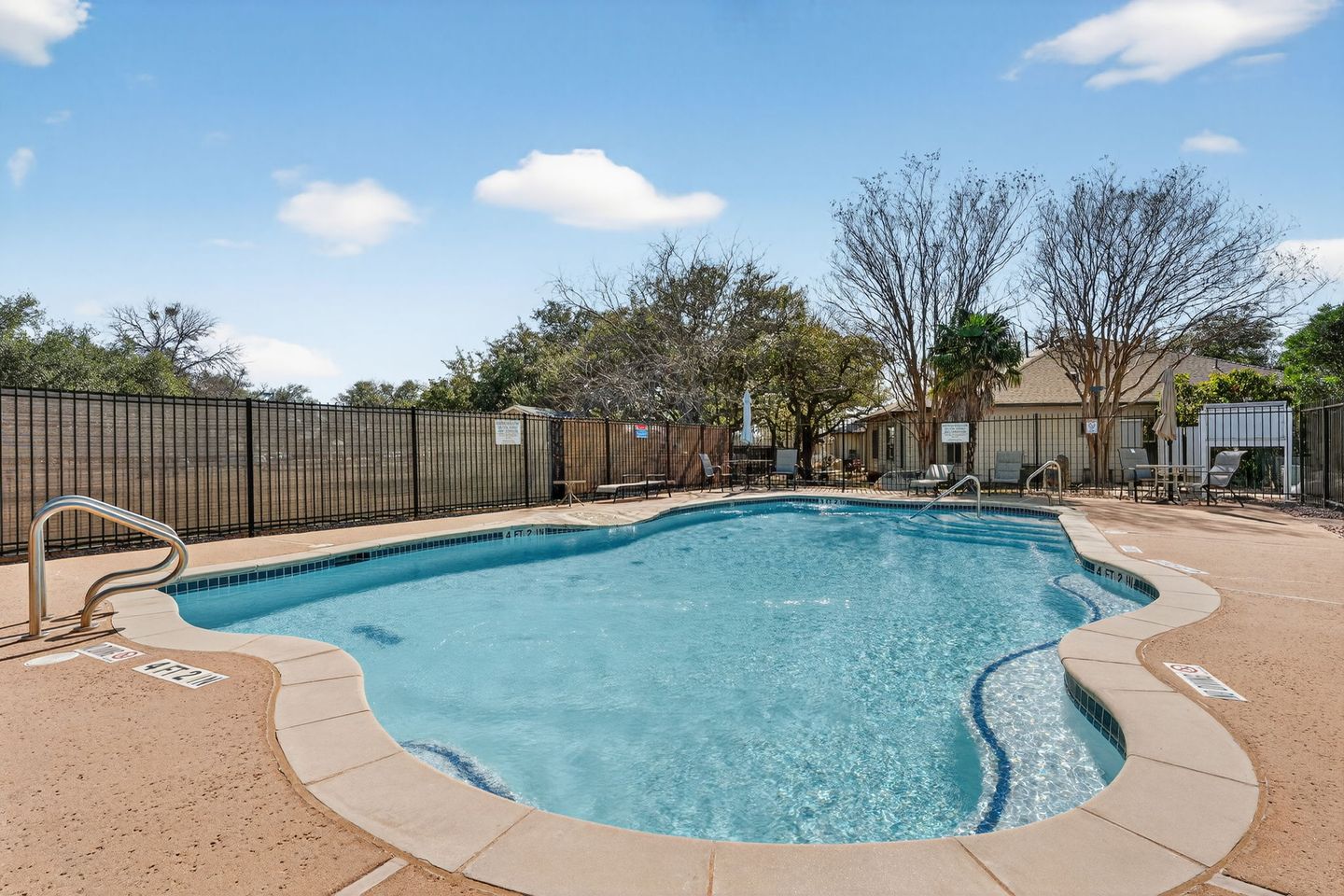 27-web-or-mls-6801-beckett-rd-114r-(27-of-28).jpg