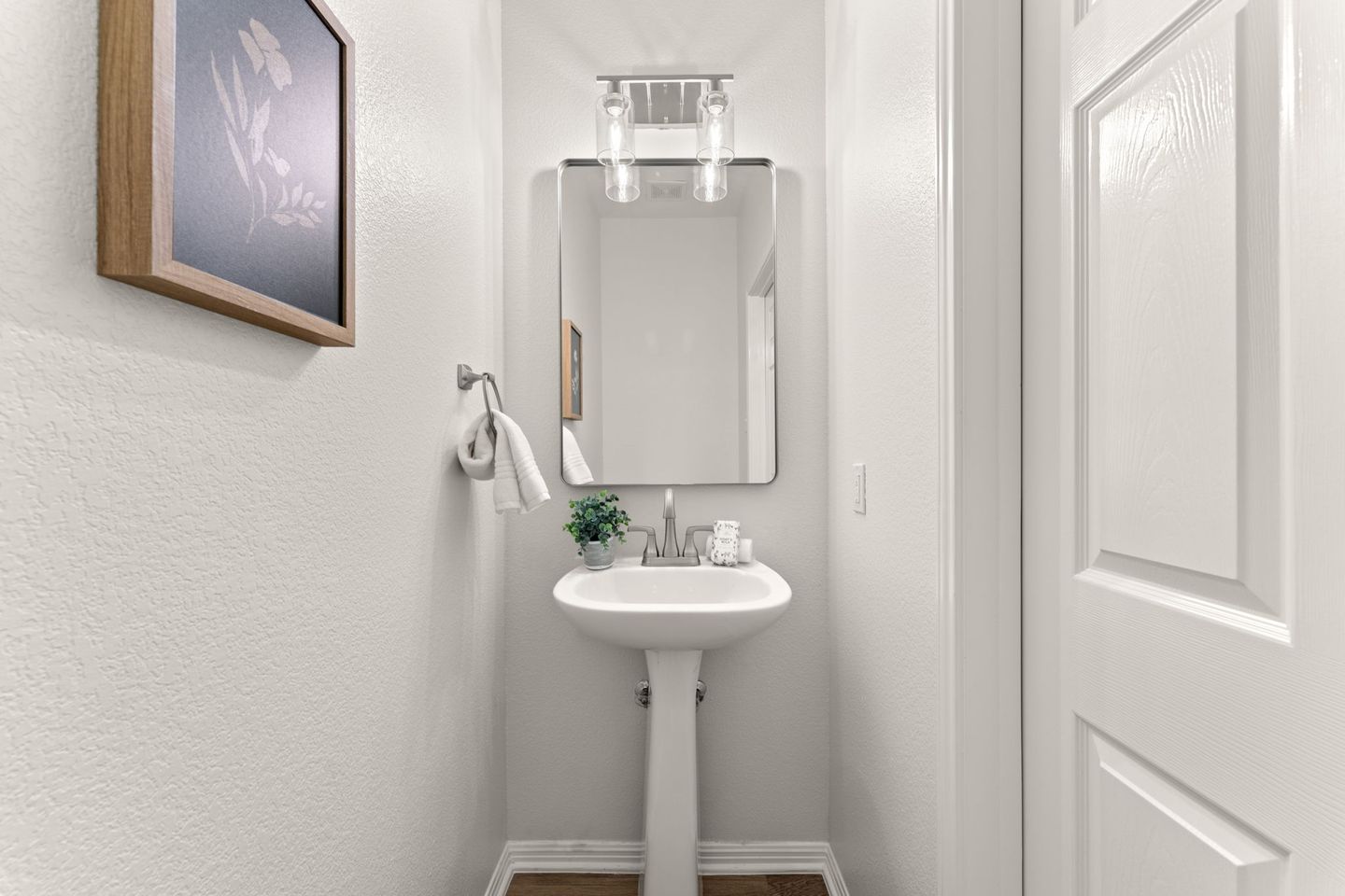 27-web-or-mls-7908-via-verde-dr-(6-of-18).jpg