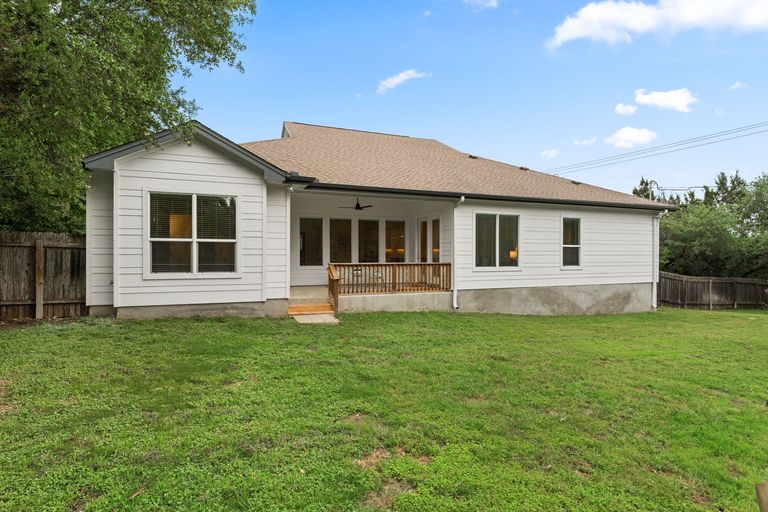 27-web-or-mls-900-lipan-trail-30.jpg