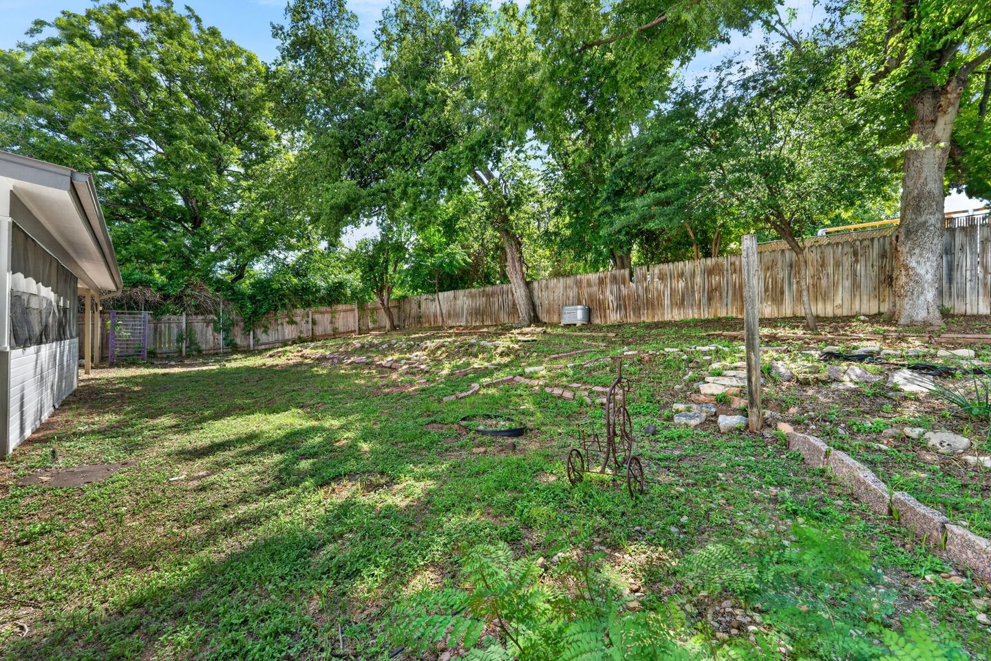 28-web-or-mls-1010-louise-st-(29-of-46).jpg