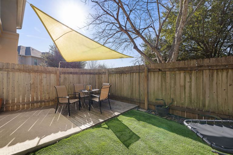 28-web-or-mls-1101-e-parmer-ln-318-kcp-011926---143.jpg