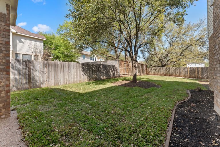28-web-or-mls-11204-gorham-glen-ct-3.jpg