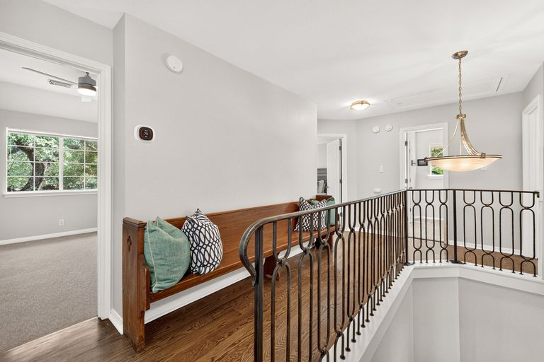 28-web-or-mls-11314-pebble-garden-(28-of-47).jpg