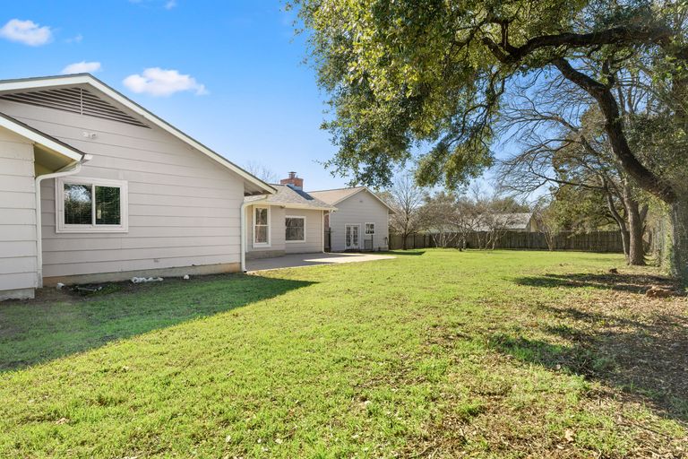 28-web-or-mls-12100-cactus-bend-(8-of-35).jpg