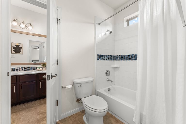 28-web-or-mls-12225-pratolina-dr-(27-of-40).jpg