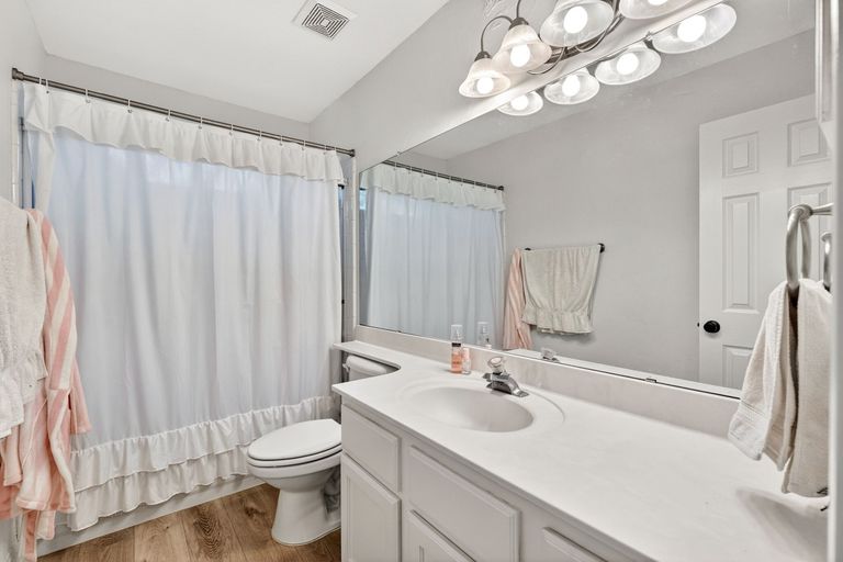 28-web-or-mls-1612-fall-creek-drive-(6-of-35)-1776192561.jpg