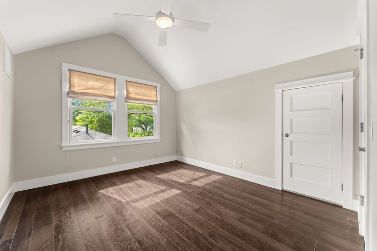 28-web-or-mls-1710-payne-ave.jpg
