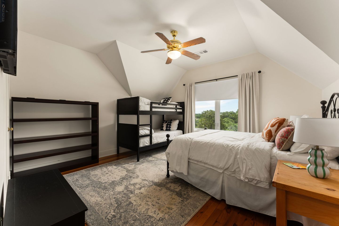 28-web-or-mls-3409-gatlin-creek-rd-(28-of-51).jpg