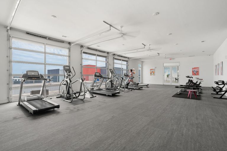28-web-or-mls-4361-s-congress-ave-237-(28-of-31).jpg