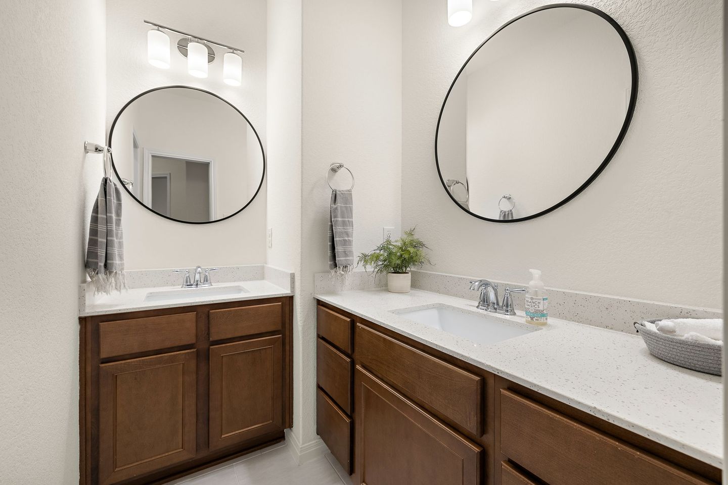 28-web-or-mls-5116-anaheim-ave-kcp-050725---67.jpg