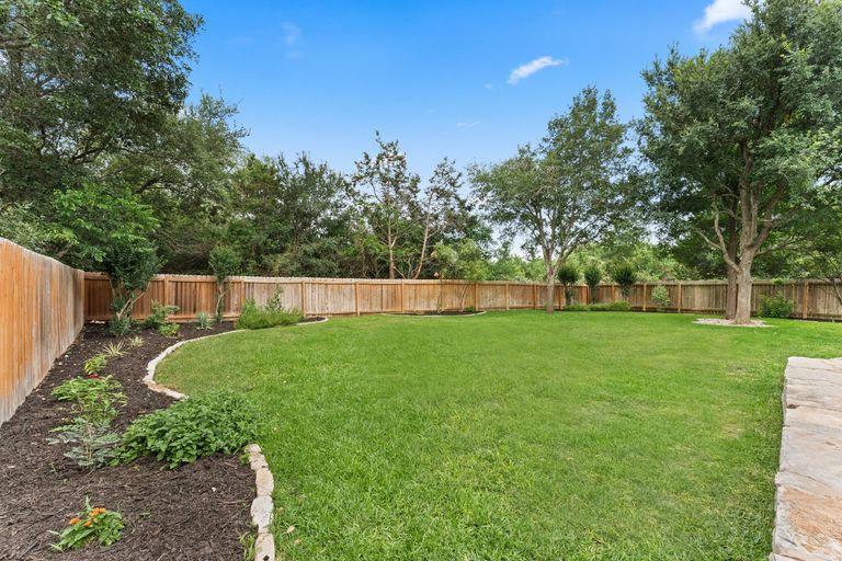 28-web-or-mls-5708-bexley-ct-26-2-min.jpg