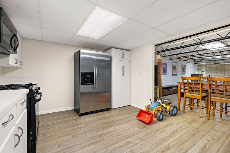 28-web-or-mls-7-inwood-cir-020625-53.jpg