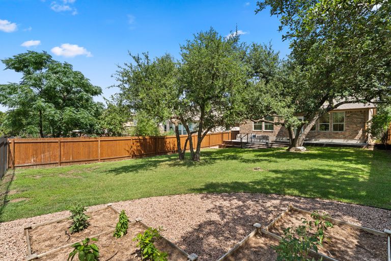 28-web-or-mls-7320-brecourt-manor-way-29.jpg