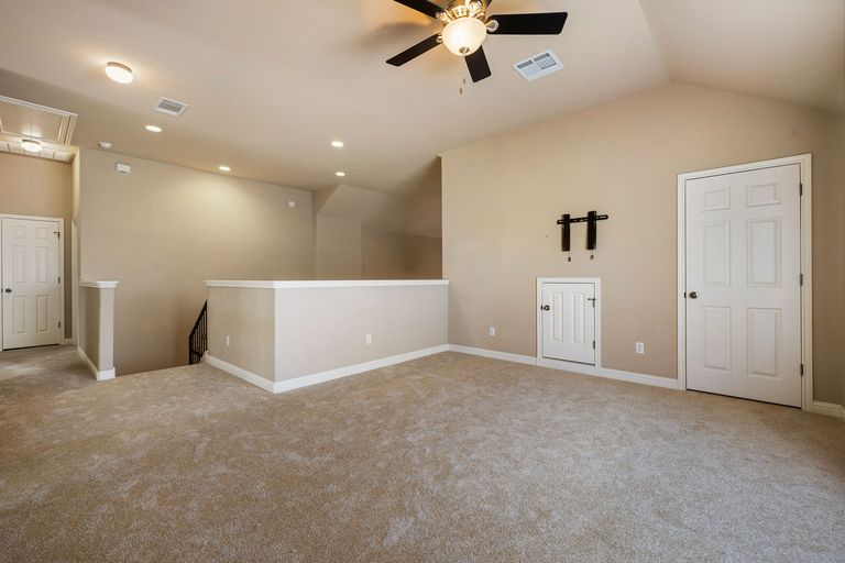 28-web-or-mls-801-zappa-dr-kcp-031226---44.jpg