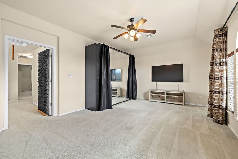 28-web-or-mls-8706-fenton-dr-kcp-071525---64.jpg