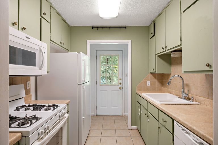 28-web-or-mls-8802-westover-club-dr-kcp-091725---176.jpg