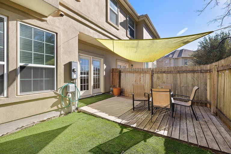 29-web-or-mls-1101-e-parmer-ln-318-kcp-011926---148.jpg