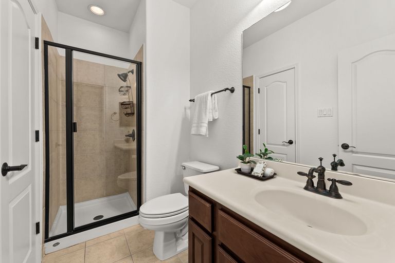 29-web-or-mls-11505-hollister-dr-5.jpg
