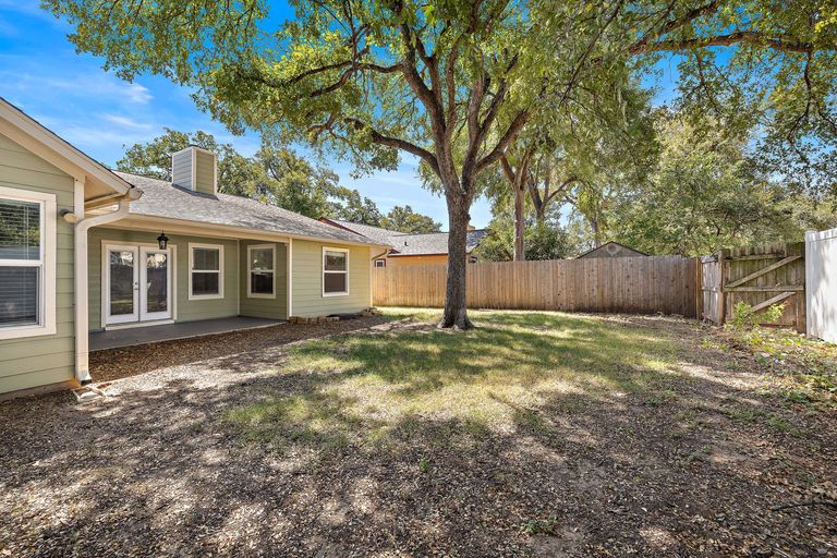 29-web-or-mls-11608-tanglebriar-trail-kcp-090226---169.jpg