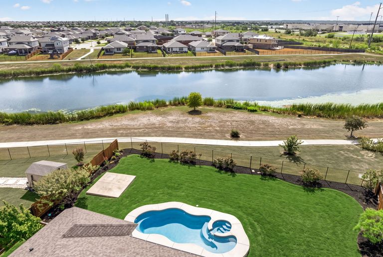 29-web-or-mls-13833-arbor-hill-cove-(2-of-5).jpg