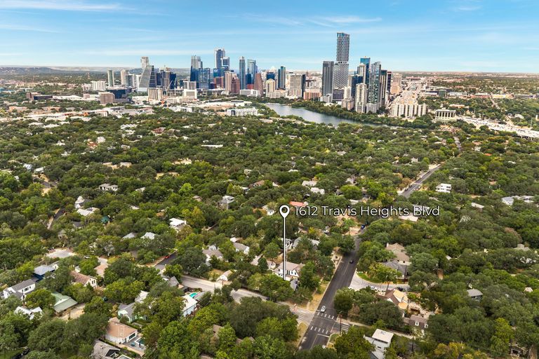 29-web-or-mls-1612-travis-heights-blvd-(30-of-35).jpg