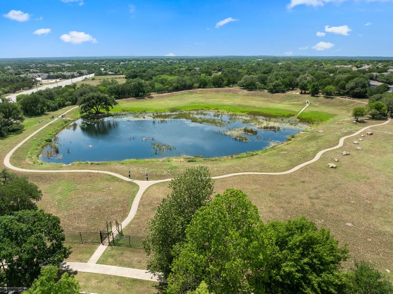 29-web-or-mls-2500-wilma-rudolph-rd-29.jpg