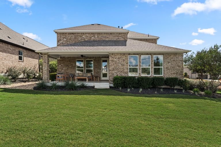 29-web-or-mls-292-milam-crk-dr-(28-of-31).jpg