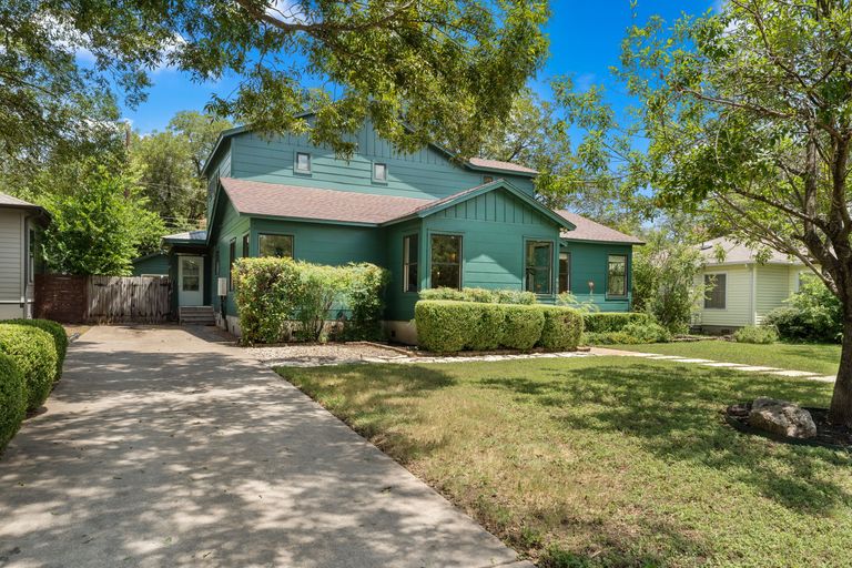 29-web-or-mls-4903-shoal-creek-blvd-(3-of-38).jpg