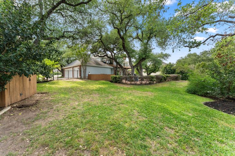 29-web-or-mls-558-peterson-ln-28.jpg