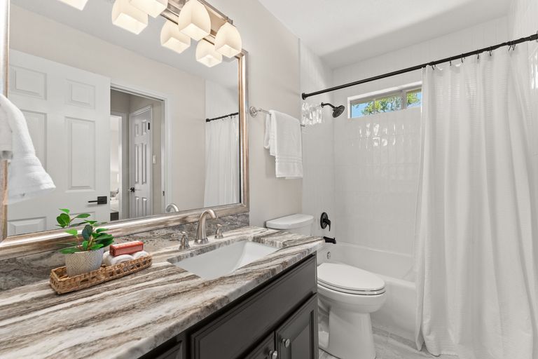 29-web-or-mls-6-dovedale-cove-26.jpg