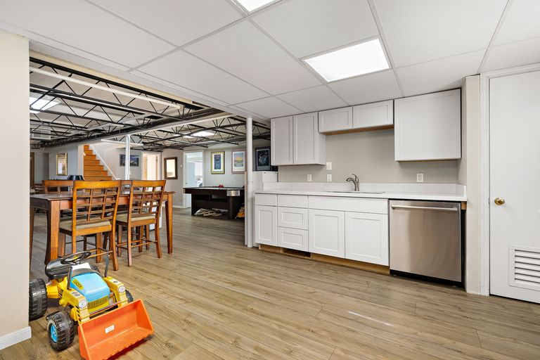 29-web-or-mls-7-inwood-cir-020625-59.jpg