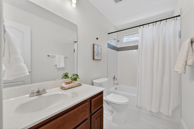 29-web-or-mls-7504-moon-rock-rd-(27-of-36).jpg