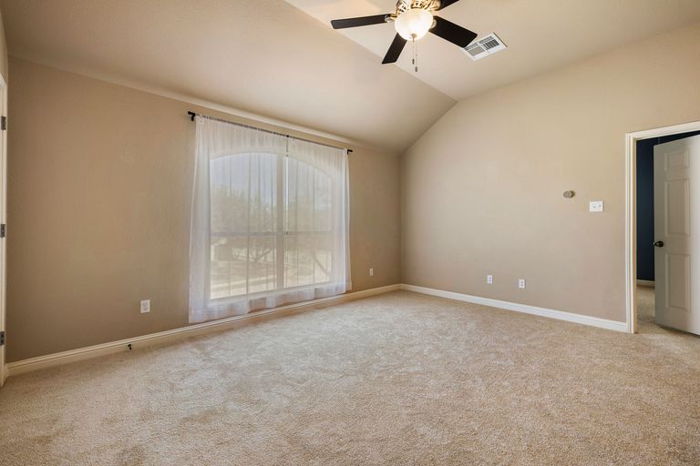 29-web-or-mls-801-zappa-dr-kcp-031226---35.jpg