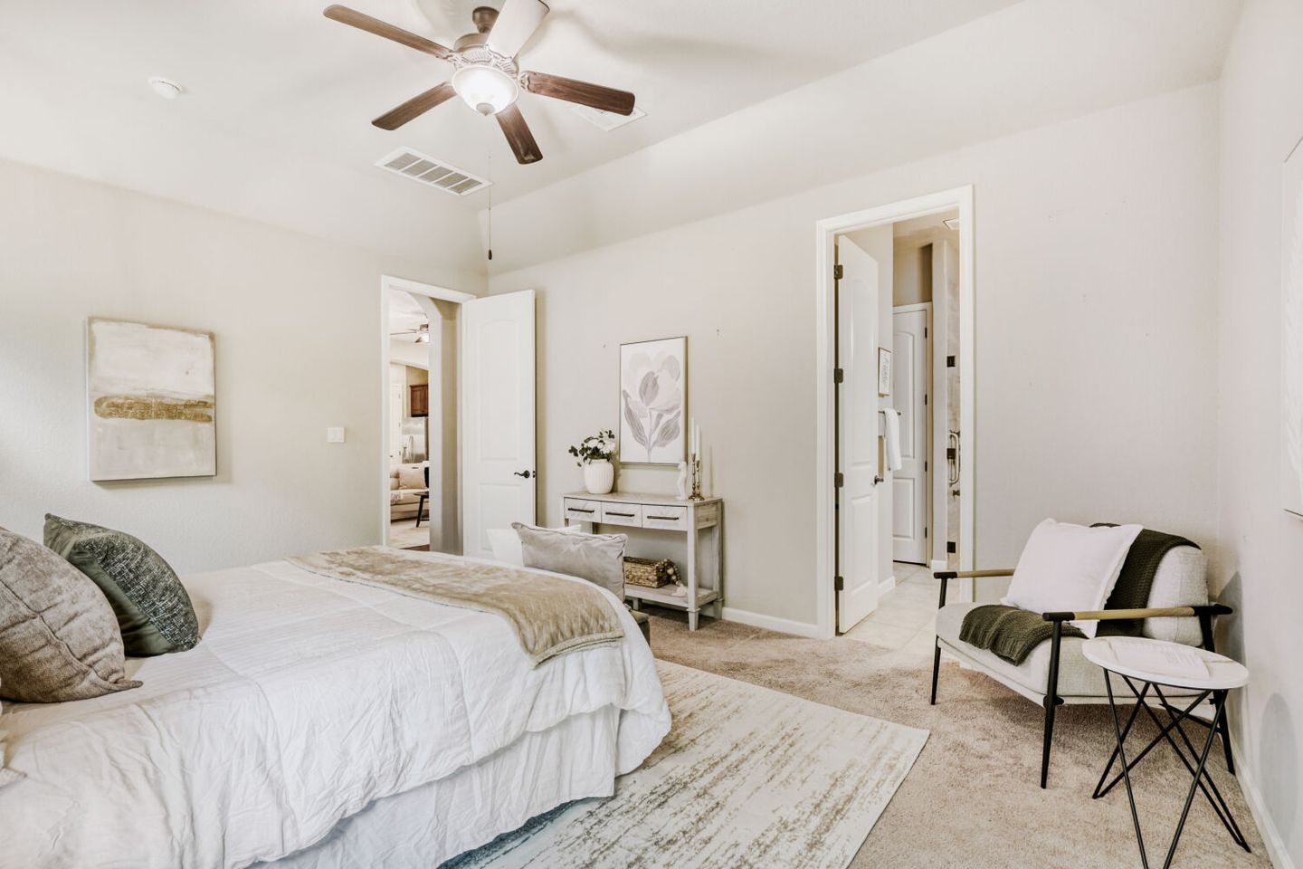 2906-bellamy-cir---web-quality---015---15-primary-bedroom.jpg