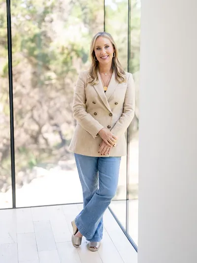Vivia Robertson