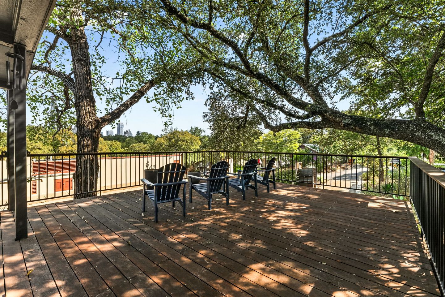 3-web-or-mls-1800-w-10th-st-(3-of-34).jpg