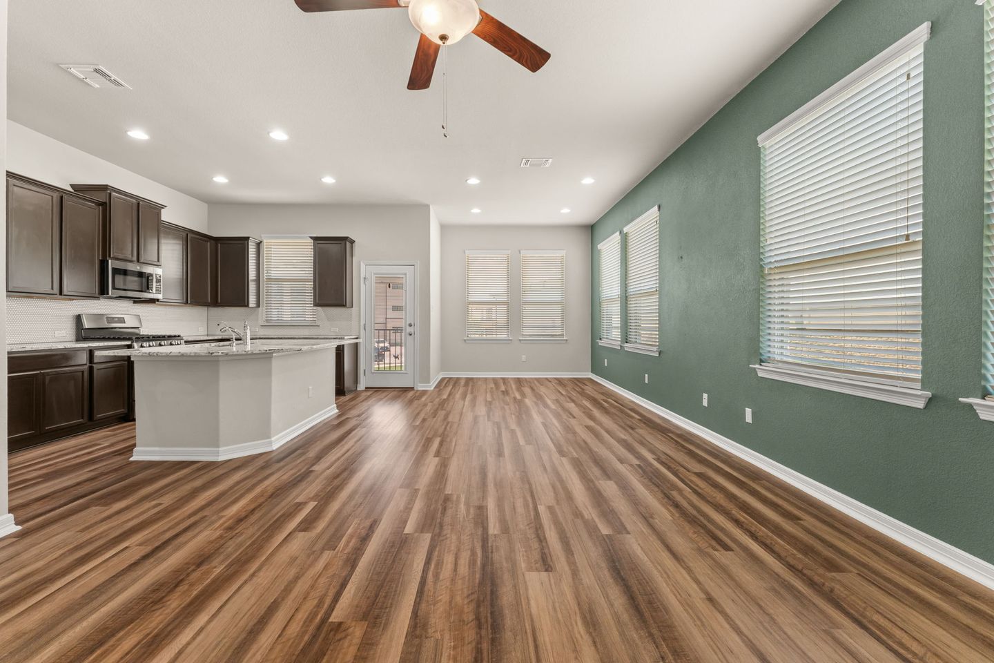 3-web-or-mls-2306-dillon-pond-ln-b-8.jpg