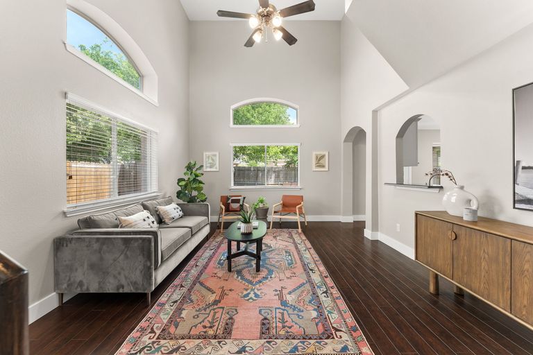 3-web-or-mls-2500-wilma-rudolph-rd-8.jpg