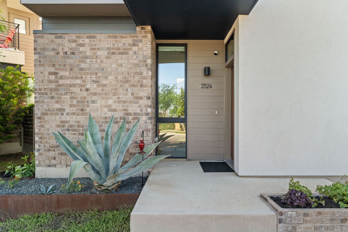 3-web-or-mls-2524-doc-reeves-st-(3-of-30).jpg