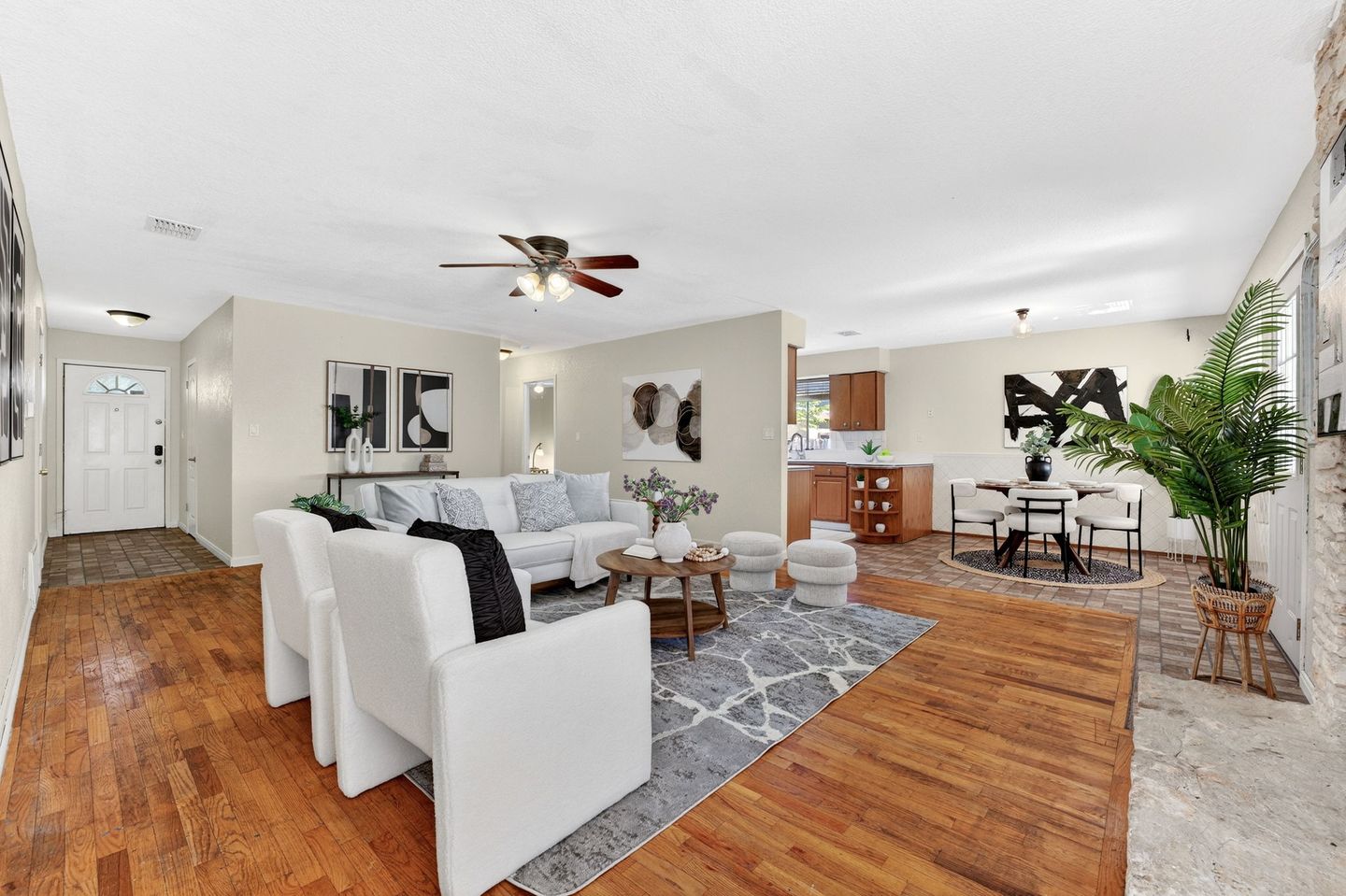 3-web-or-mls-305-holliday-ct-(3-of-25).jpg