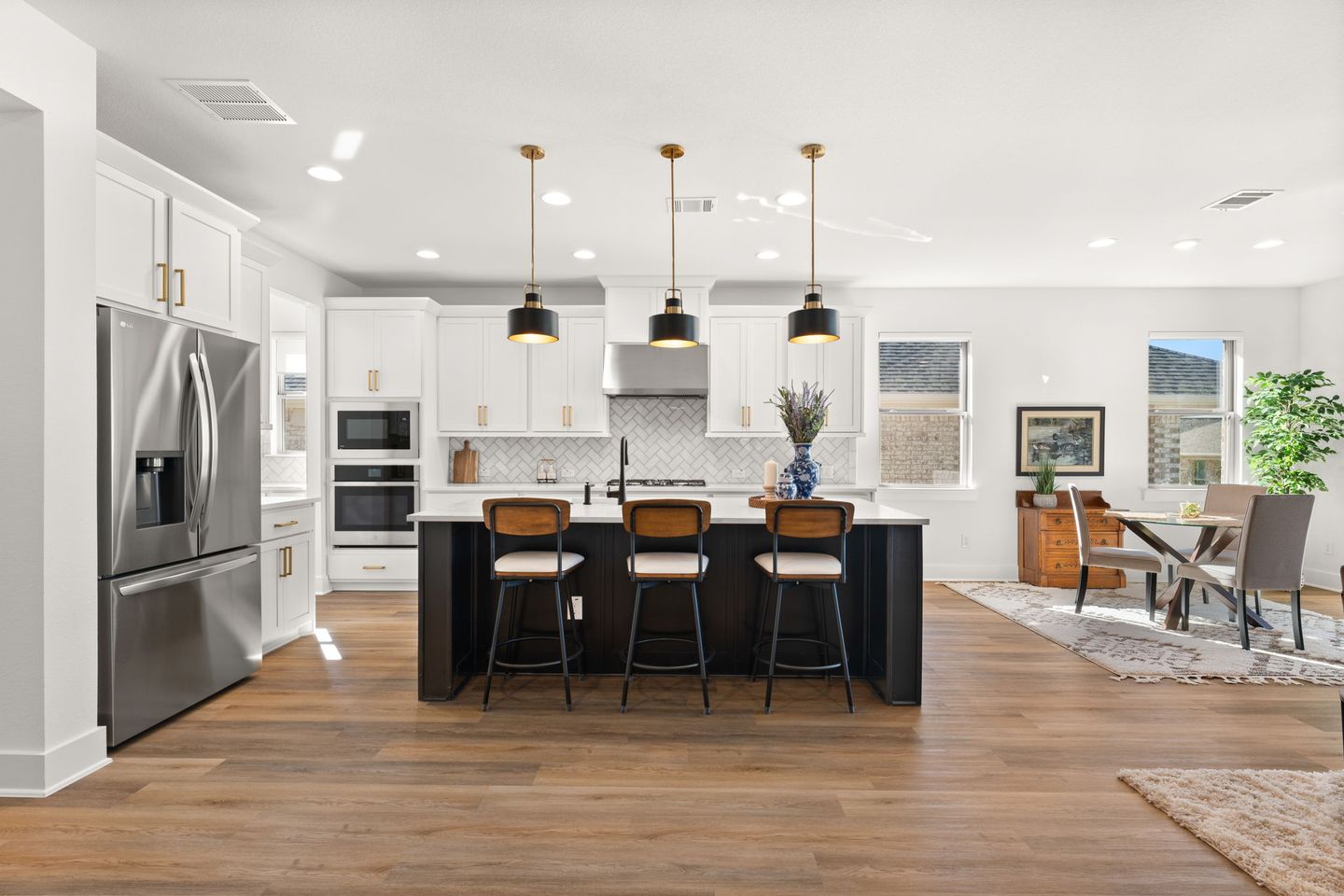 3-web-or-mls-3234-amore-way-(9-of-30).jpg