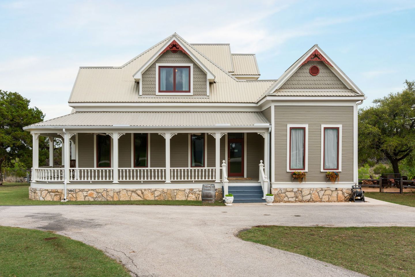 3-web-or-mls-3409-gatlin-creek-rd-(3-of-51).jpg