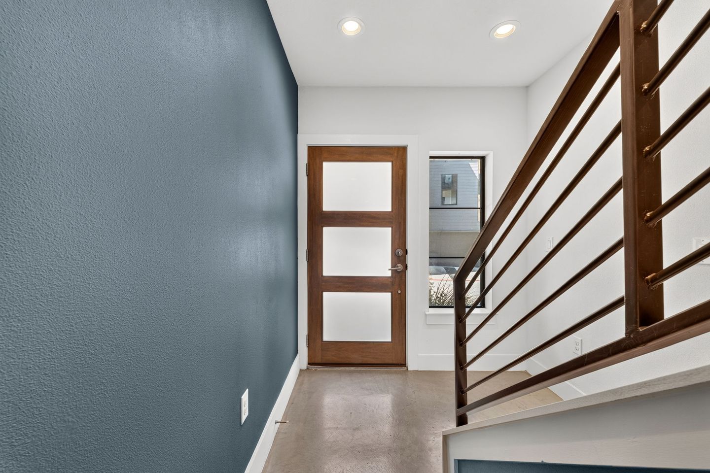 3-web-or-mls-3700-clawson-rd-603-(3-of-26).jpg