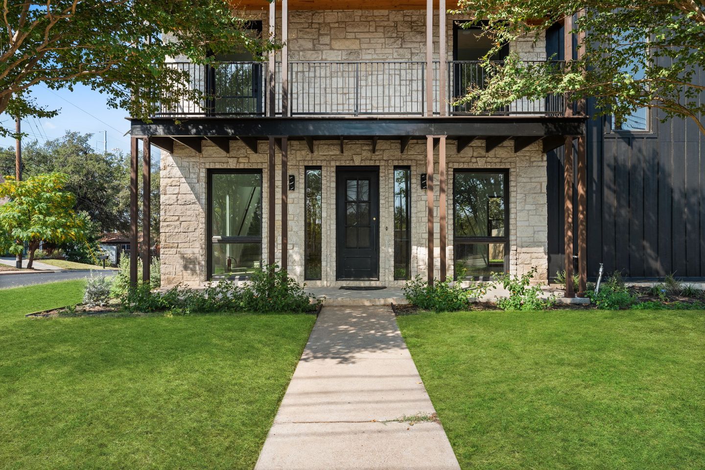 3-web-or-mls-3814-wadford-st-(4-of-4)-(2).jpg