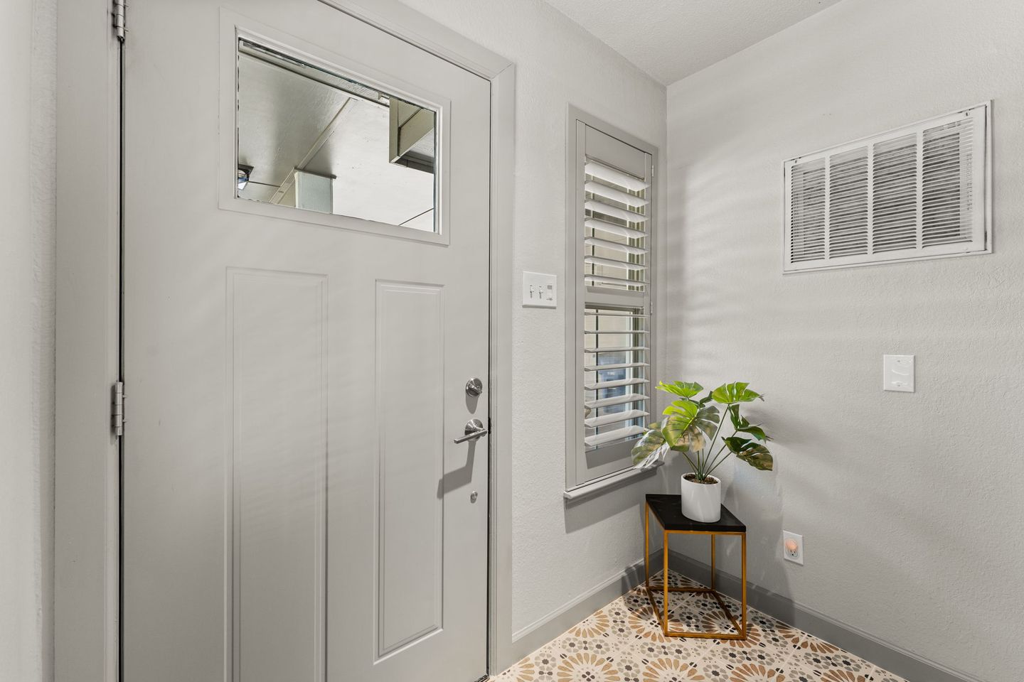 3-web-or-mls-4002-shoal-creek-blvd-b-(17-of-25).jpg