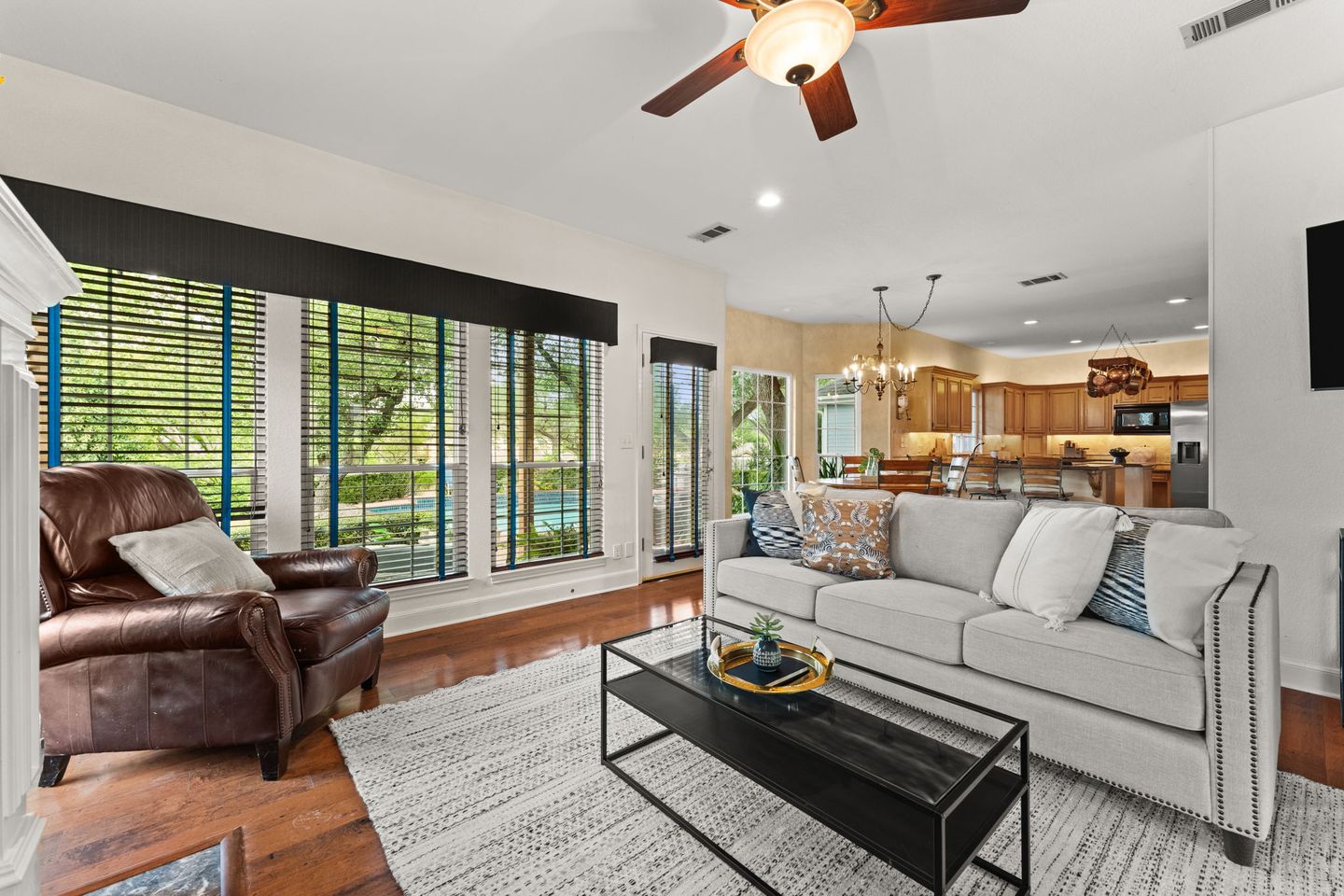 3-web-or-mls-558-peterson-ln-7.jpg