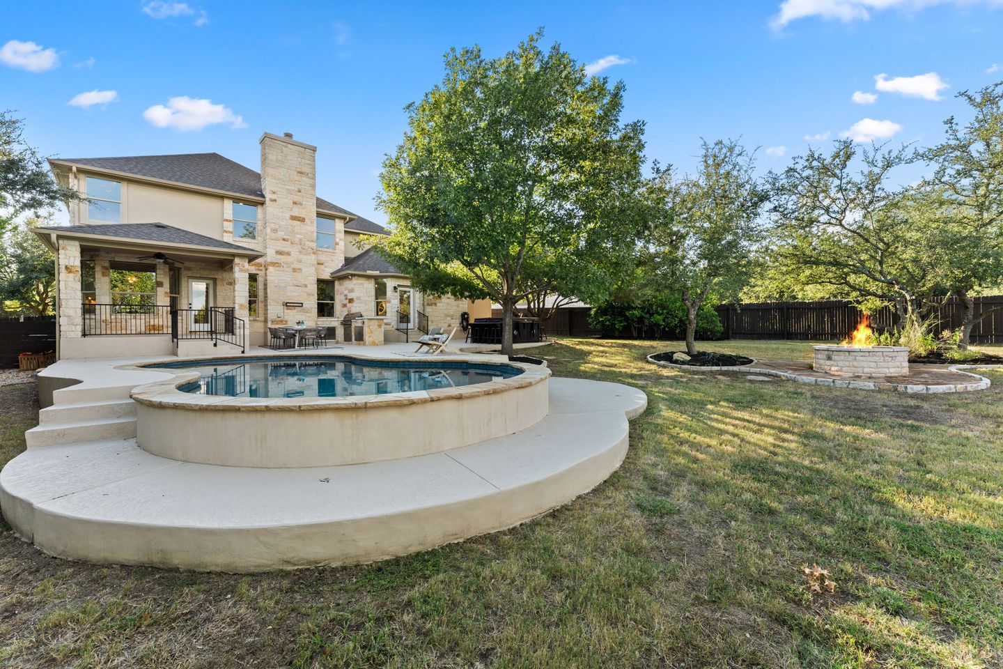 30-web-or-mls-10905-la-estrella-ext-(2-of-6).jpg