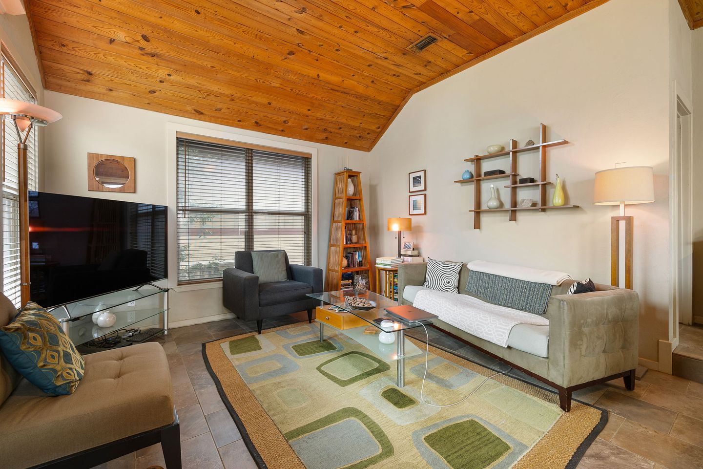 30-web-or-mls-1813-waterston-ave-kcp-022125---148.jpg
