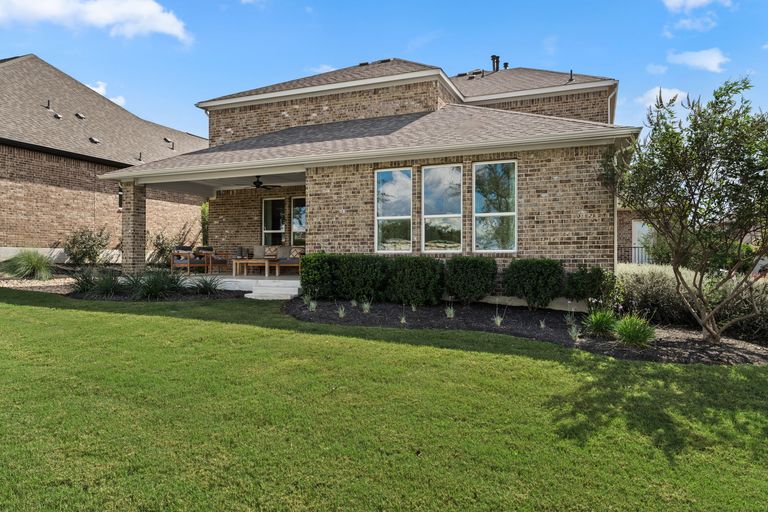 30-web-or-mls-292-milam-crk-dr-(27-of-31).jpg