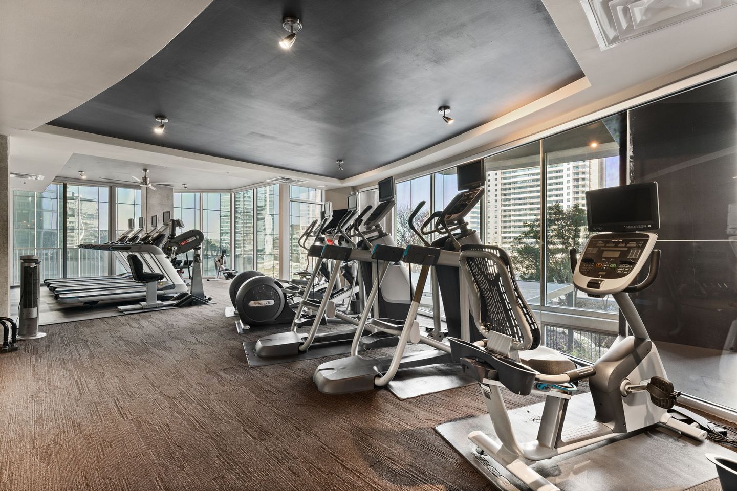 30-web-or-mls-360-nueces-st-2408-(30-of-38).jpg